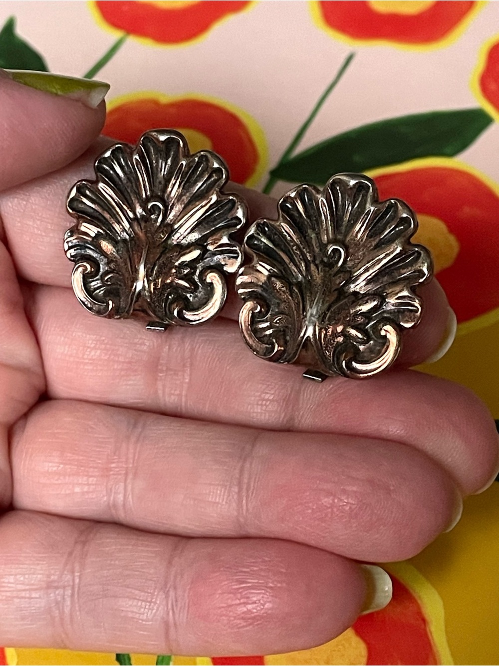 Vintage copper & silvertone shell clip-on earrings Baroque